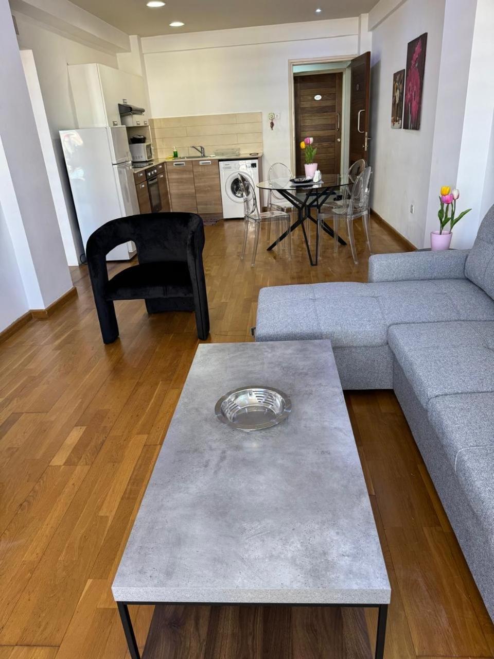 Ithaki Phinikoudes Apartment No. 205 Larnaca Buitenkant foto