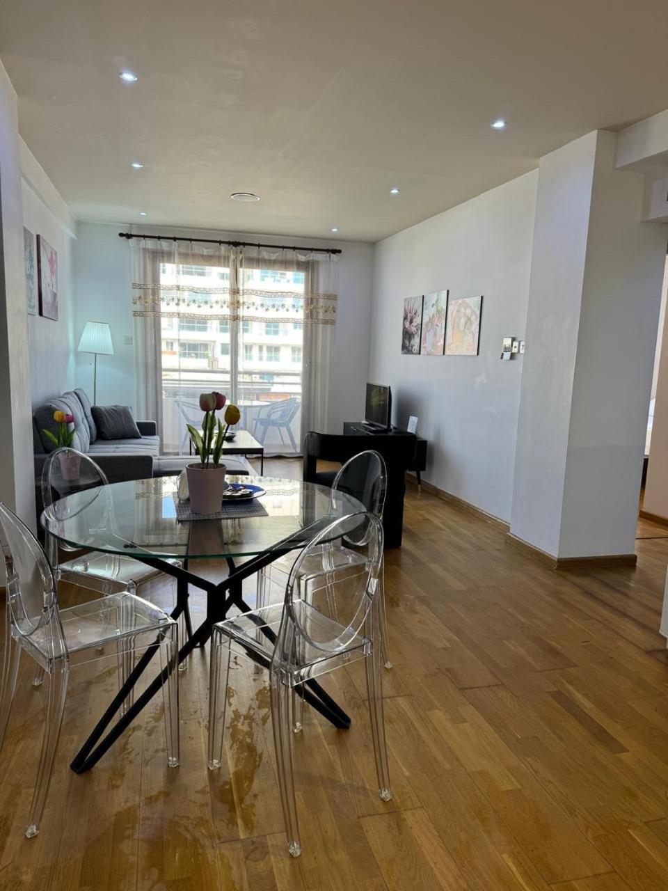 Ithaki Phinikoudes Apartment No. 205 Larnaca Buitenkant foto