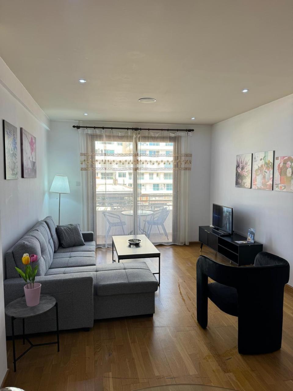 Ithaki Phinikoudes Apartment No. 205 Larnaca Buitenkant foto