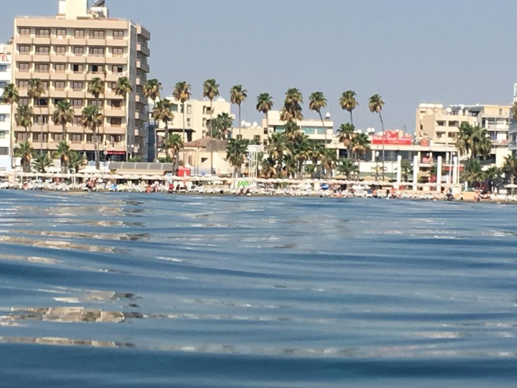 Ithaki Phinikoudes Apartment No. 205 Larnaca Buitenkant foto