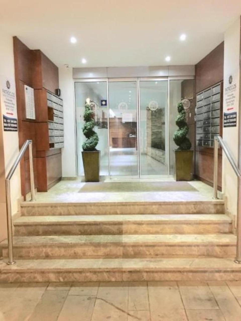 Ithaki Phinikoudes Apartment No. 205 Larnaca Buitenkant foto
