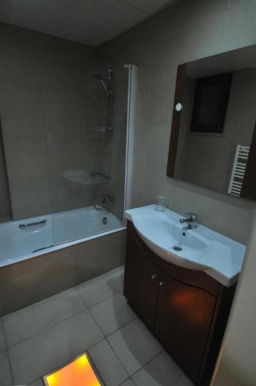 Ithaki Phinikoudes Apartment No. 205 Larnaca Buitenkant foto